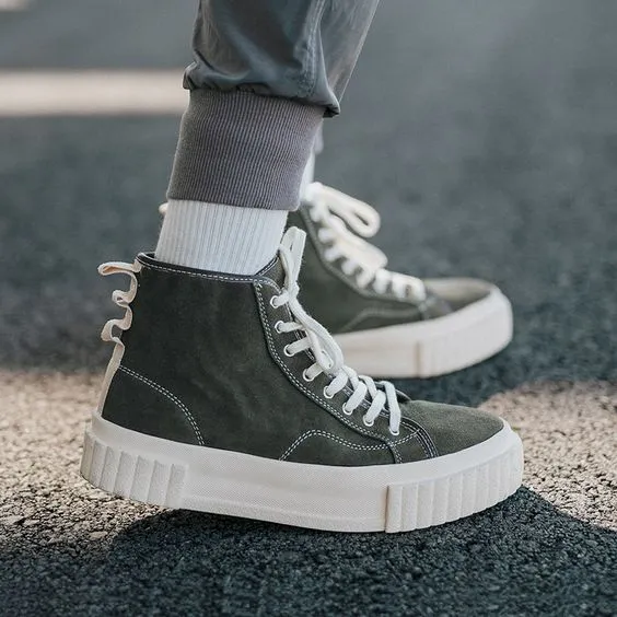 Couples Trendy High Top Leather Shoes