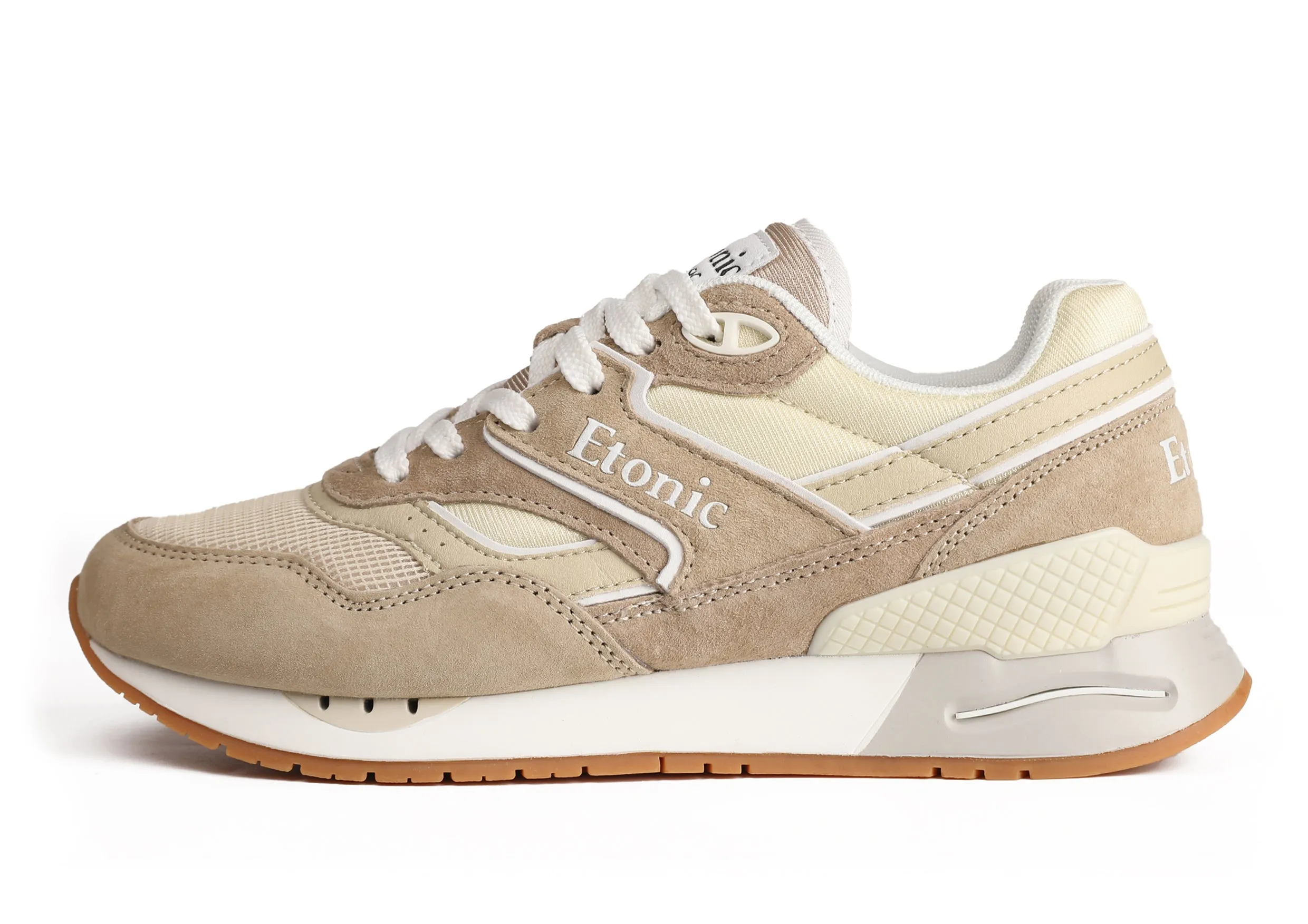 Etonic Stable Base sneakers in light beige mesh fabric, beige suede with multi-layer beige leather inserts, off white midsole and light honey bottom outsole.