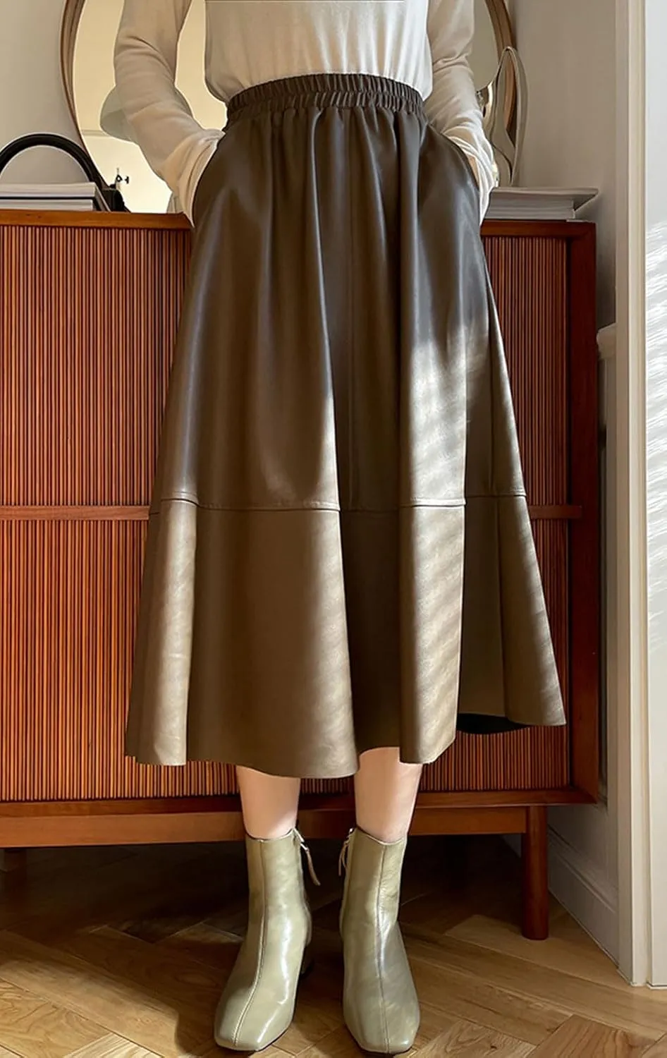 GGUHHU Womens Cute High Waist Faux Leather A-Line Pleated Midi Skater Skirts with Pockets